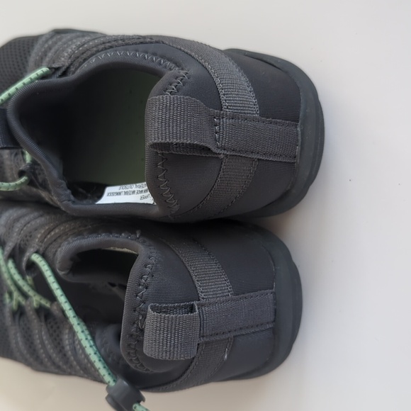 All in Motion Water Shoes Size 3 - Picture 8 of 9